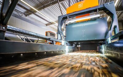 TOMRA pioneers the use of deep learning technology in waste wood sector